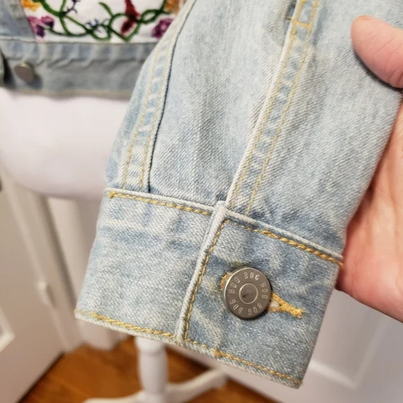 BDG Urban Outfitters Light Blue Jean Jacket Size SP, "Let It Grow" - Picture 6 of 12